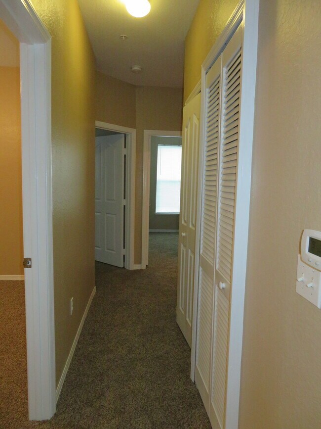 Building Photo - Spacious 4/2 condo in Bella Terra communit...