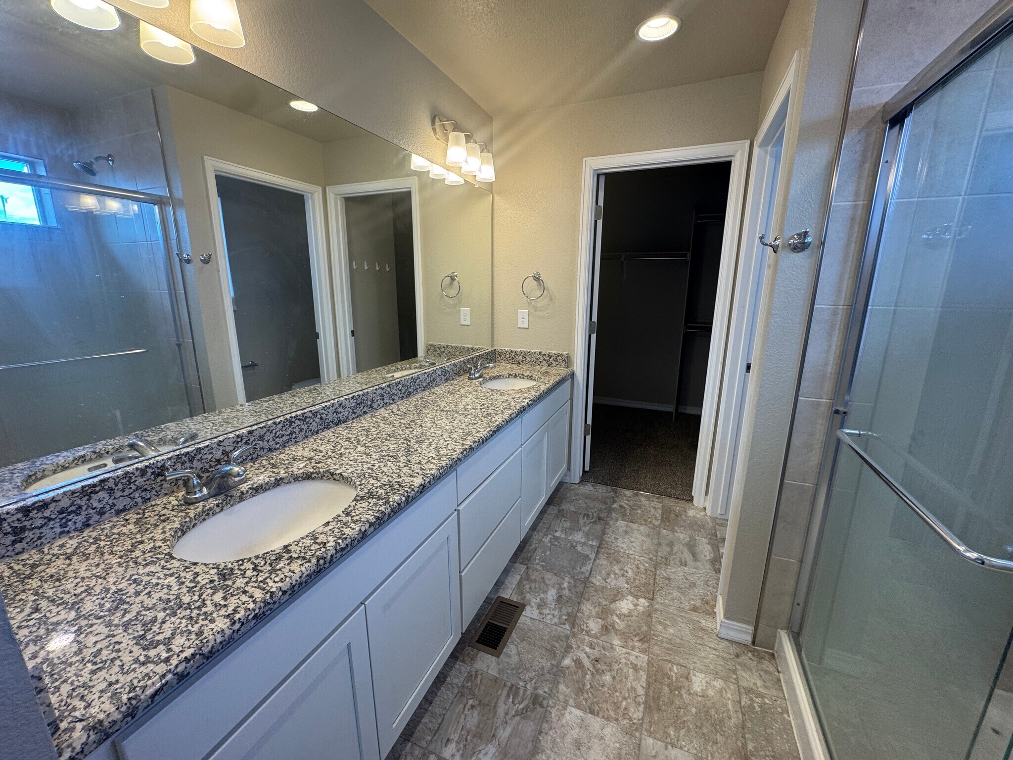 Building Photo - 6153 Callan Dr