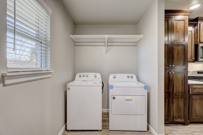 Building Photo - 5813 Goldfinger Rd