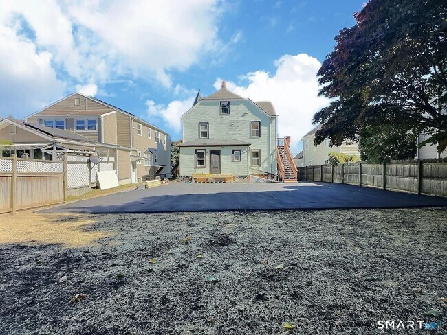 Building Photo - 93 Seaside Ave