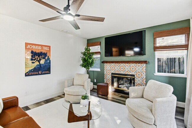 Building Photo - 2559 Du Bois Dr