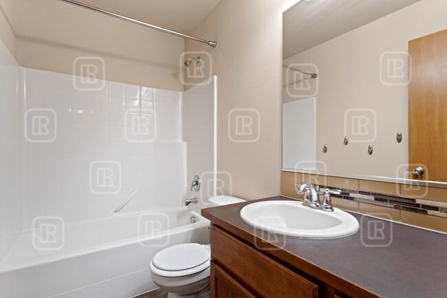 Building Photo - 1526 N Coach Dr