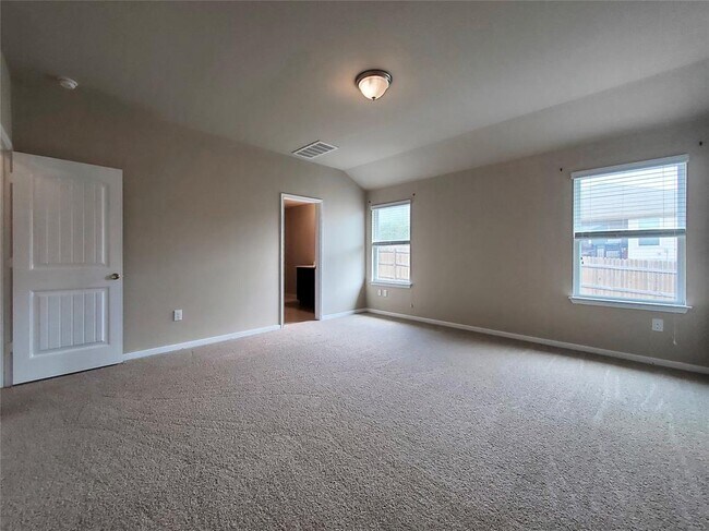 Building Photo - 6001 Roderick Dr