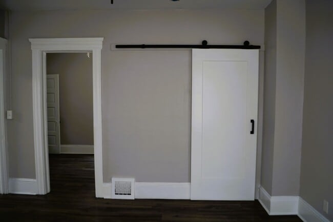 Building Photo - 6613 Wakefield Ave