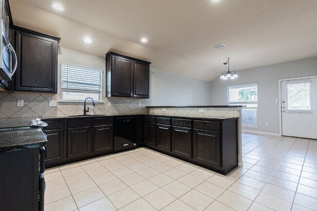 Building Photo - 5815 Southern Knoll