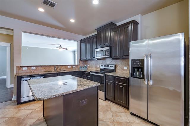 Building Photo - 15521 Landing Creek Ln