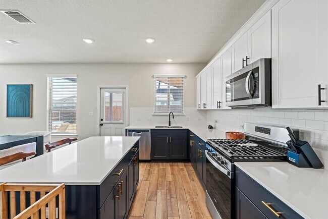 Building Photo - 324 Black Alder St