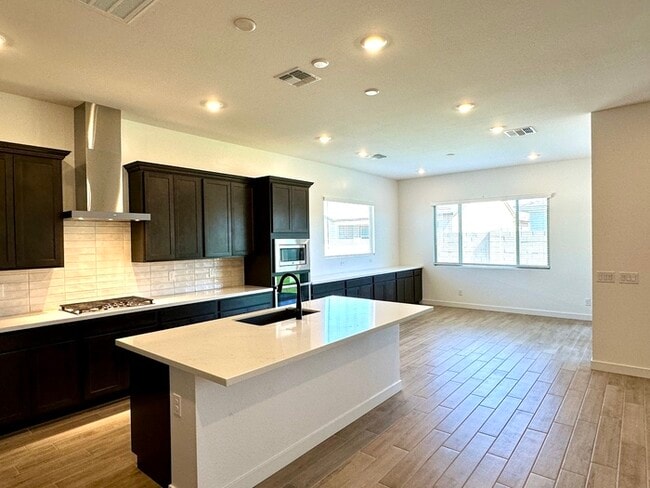 Building Photo - Fantastic "Holly" floor plan in Bella Vista Farms