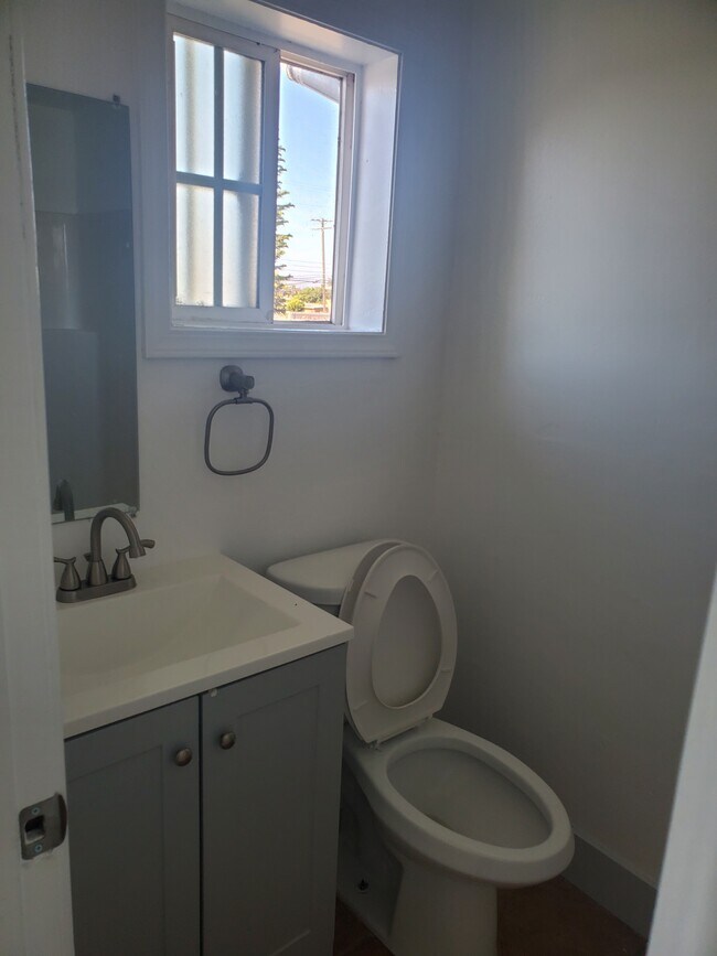 Bathroom - 679 E Port Hueneme Rd