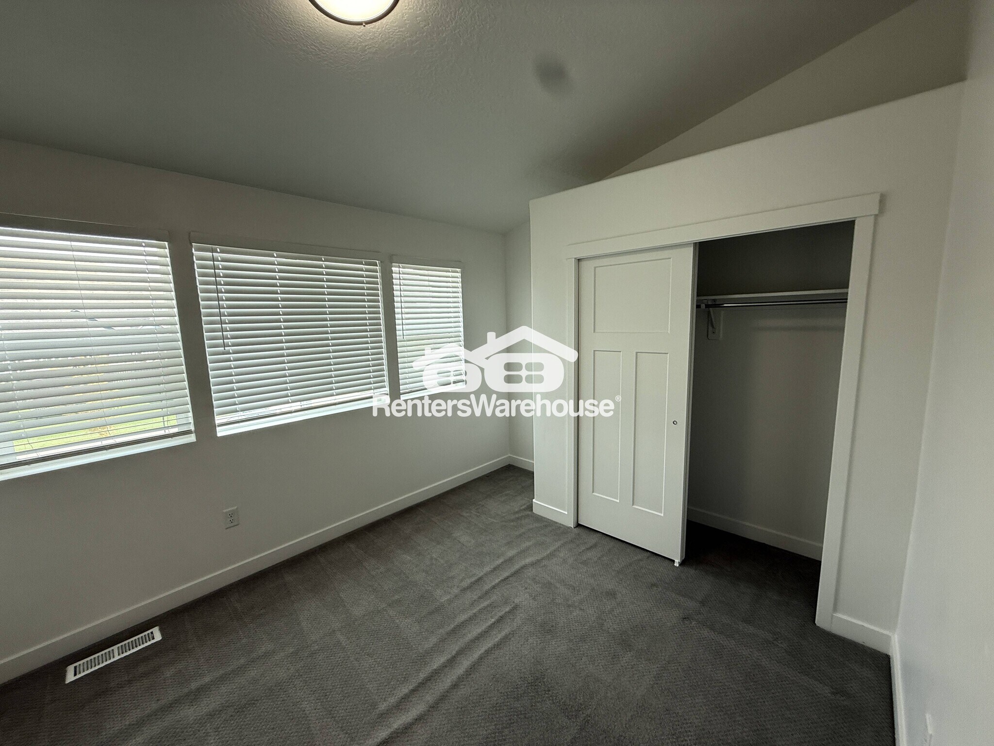 Building Photo - 14792 Chimney Pass Dr