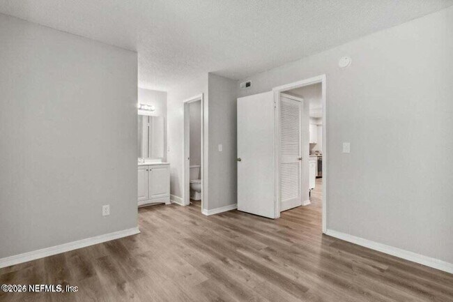 Building Photo - 10200 Belle Rive Blvd