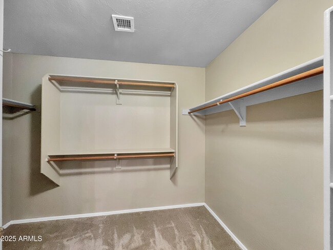 Building Photo - 1624 W South Fork Dr