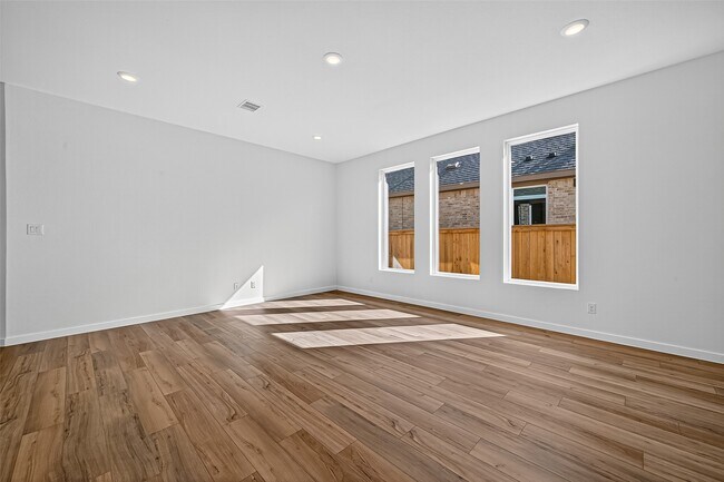 Building Photo - 11119 Poplar Tree Dr