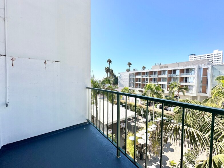 Building Photo - 1541 Ocean Ave