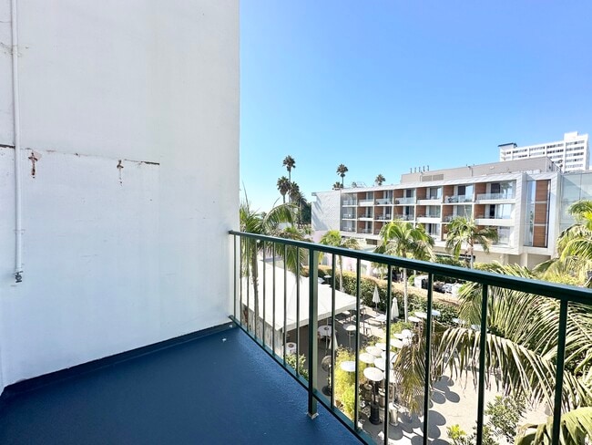 Building Photo - 1541 Ocean Ave