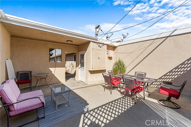 Building Photo - 5932 Santa Barbara Ave