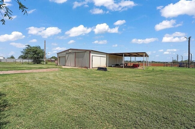 Building Photo - 5508 E County Rd 60