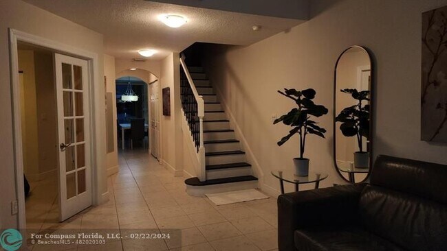 Building Photo - 2337 Anchor Ct