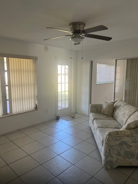 Building Photo - 1207 SE 40th Ter