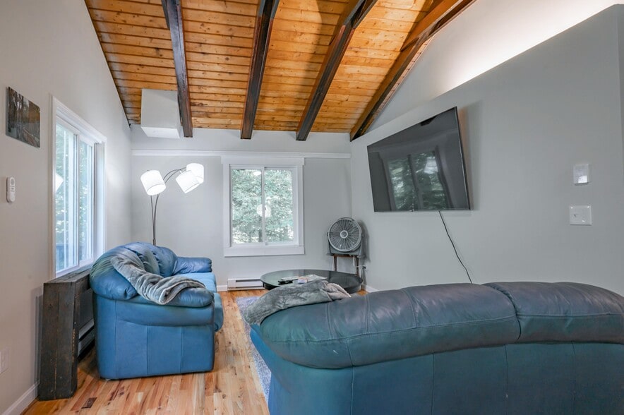 Building Photo - 51 White Birch Dr