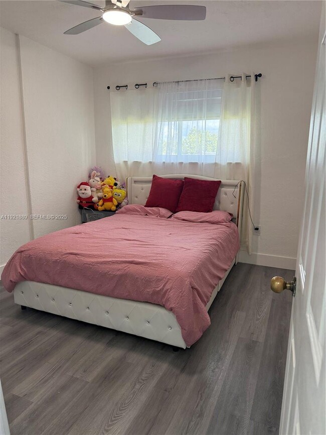 Building Photo - 27000 SW 145th Ave