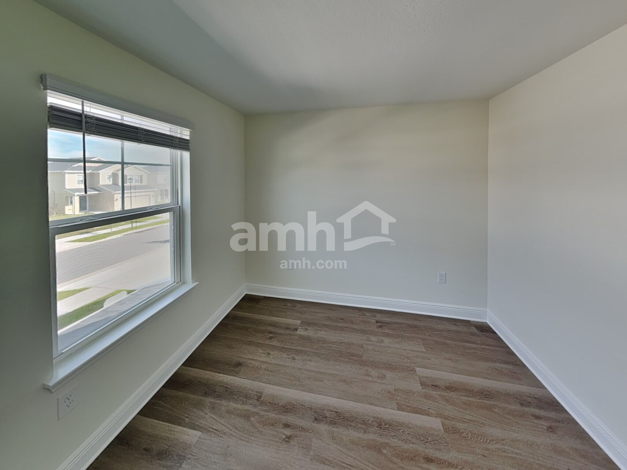 Building Photo - 5969 Sycamore Pl St