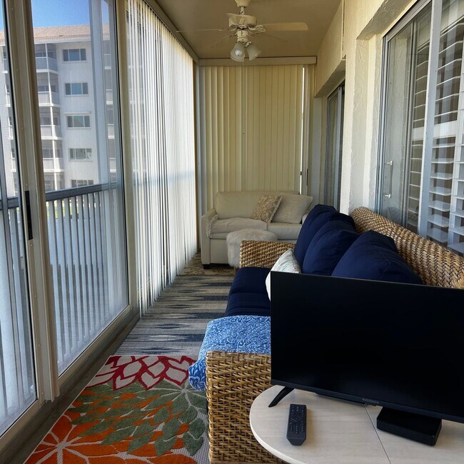 Building Photo - 1150 Tarpon Center Dr