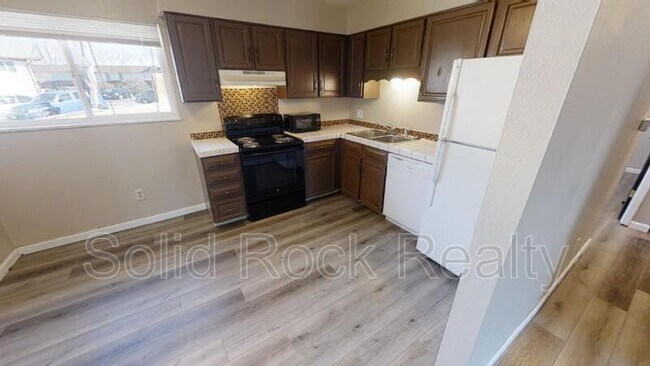 Building Photo - 357 Gahart Dr