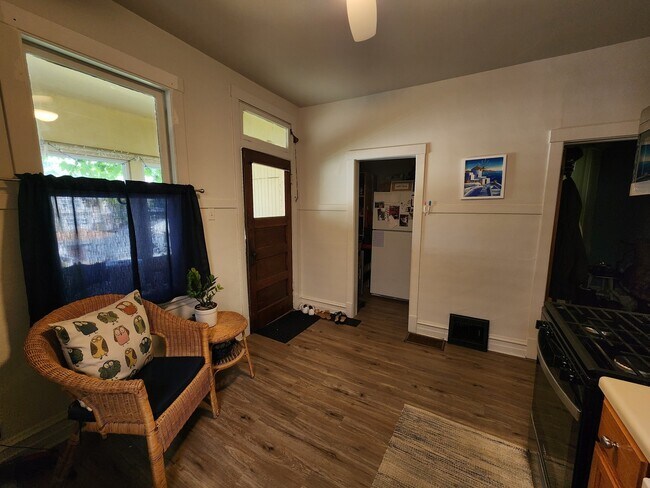 Building Photo - 2538 W Gunnison St