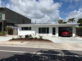 Building Photo - 1531 NE 15th Ave