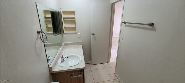 Building Photo - 4955 Jeffreys St