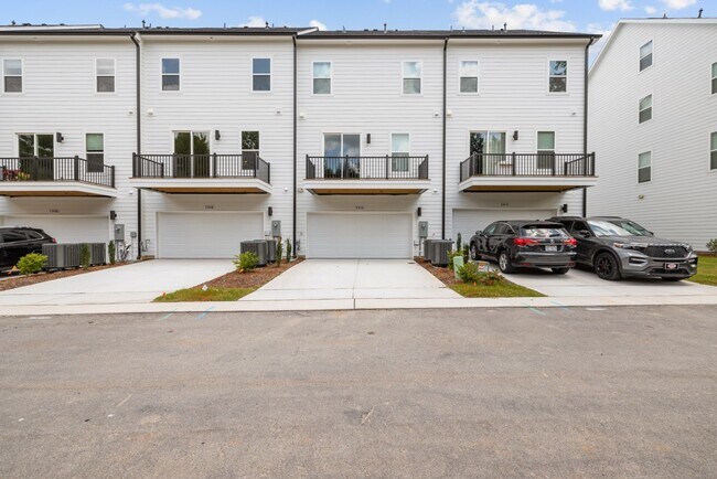 Building Photo - 2910 Kempthorne Rd