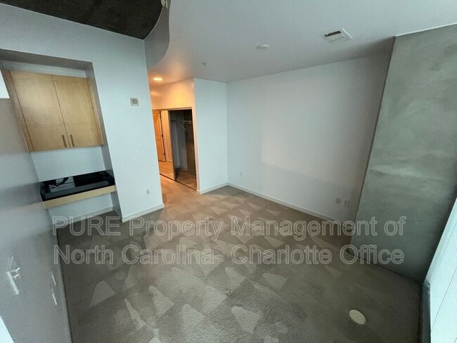 Building Photo - 210 N Church St