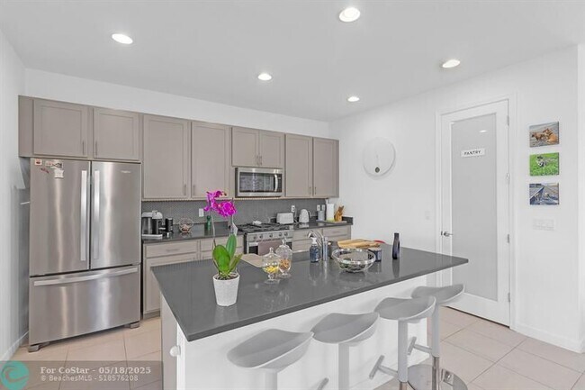 Building Photo - 11716 SW Lyra Dr.