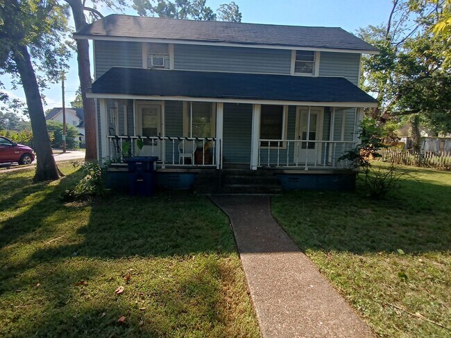 Primary Photo - 3614 Bradley St SW