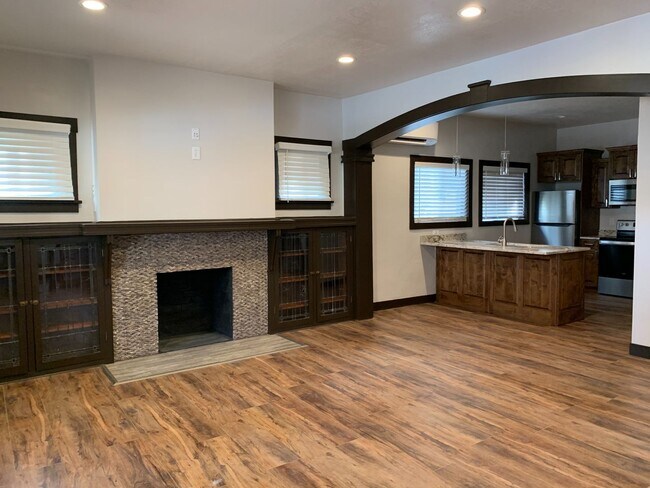 Building Photo - Newly Remodeled One Bedroom in The Avenues...