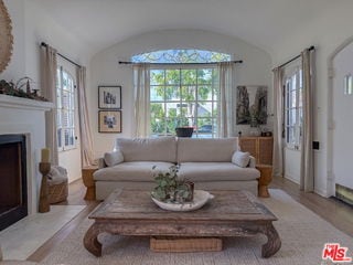 Building Photo - 316 S Wetherly Dr