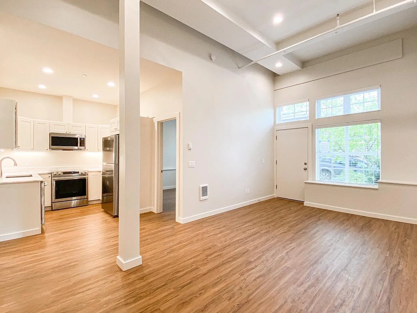 Building Photo - 311 N 77th St
