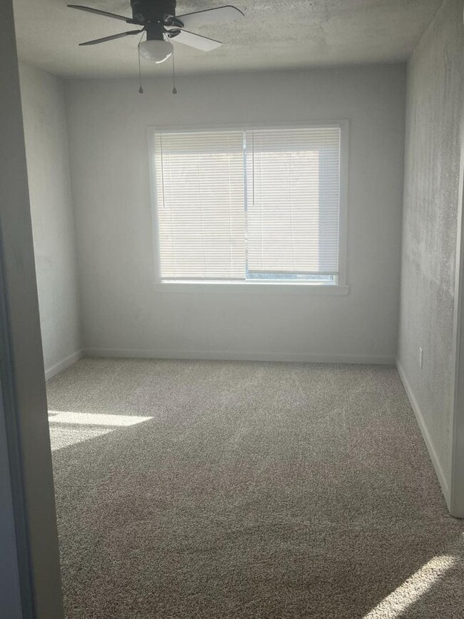 Building Photo - 301 NE 26th St