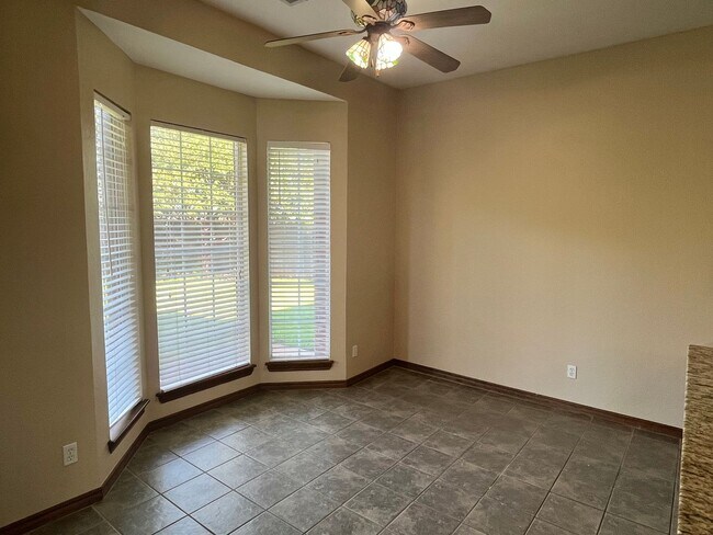 Building Photo - Large 3 Bed 2.5 Bath In Edmond