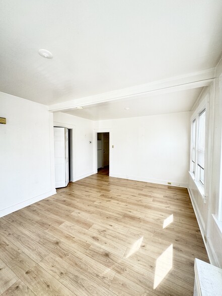 Building Photo - 304 Elizabeth Ave