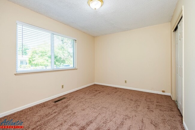 Building Photo - Lovely Blossom Valley Home
