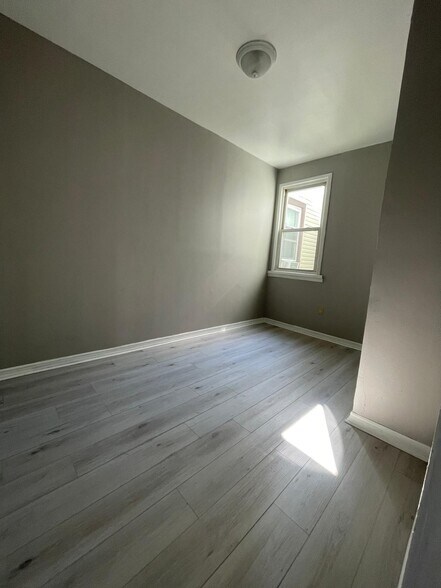 Building Photo - 344 Virginia Ave