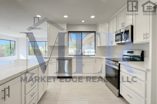 Building Photo - 3Bed/3Bath Home in 55+ Community in Sun Ci...