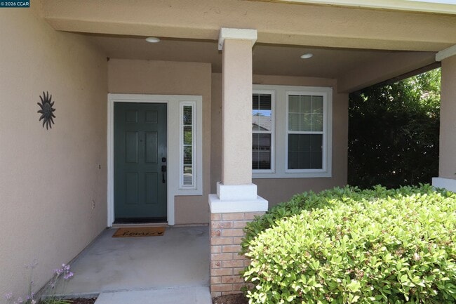 Building Photo - 567 Quindell Way