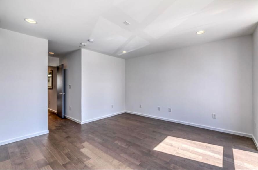 Building Photo - 1613 N 7th St