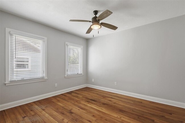 Building Photo - 409 Genard St