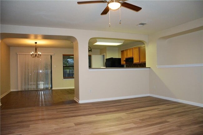 Building Photo - 4616 Woodstock Dr