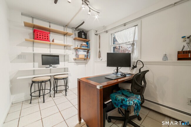 Building Photo - 16 Cushing Dr