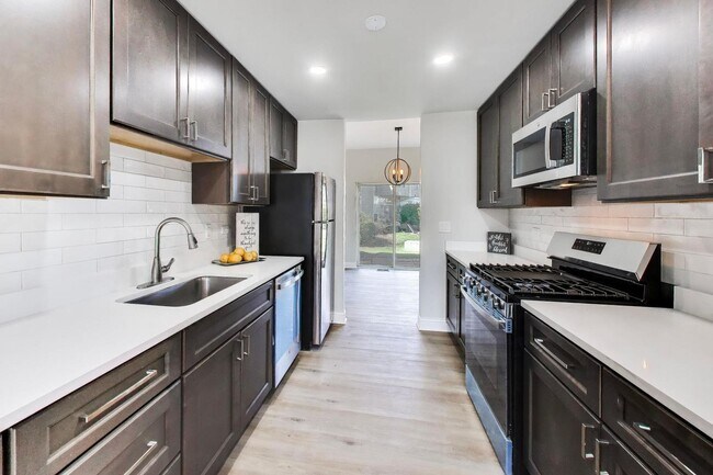 Building Photo - 2219 Rossiter Pkwy